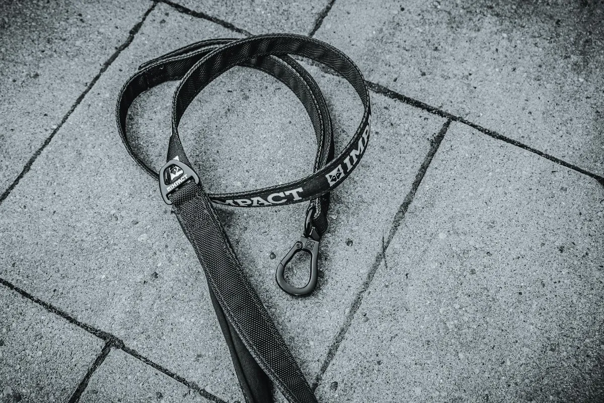Quality Dog Leashes Display various professional dog leashes made from Biothane and leather